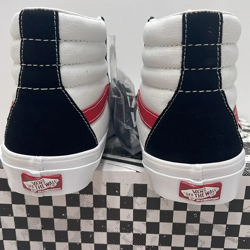 Vans Men’s Skate Sk8-Hi
Athletic Black/Red
VN0A5FCC458 Sneakers - Picture 13 of 16